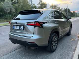 Lexus NX Series foto 1