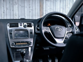 Toyota Avensis foto 6