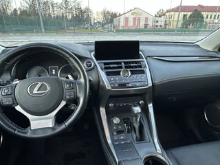 Lexus NX Series foto 18