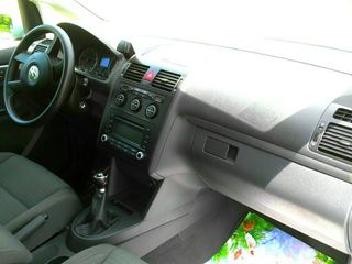 Volkswagen Touran foto 9