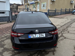 Skoda Superb foto 3