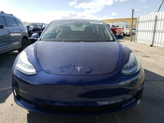 Tesla Model 3 foto 2