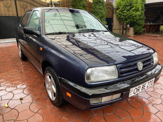 Volkswagen Vento foto 3