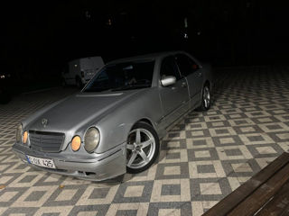 Mercedes E-Class foto 4