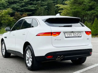 Jaguar f-pace foto 2