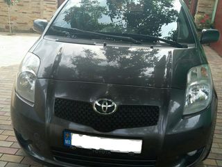 Toyota Yaris foto 1