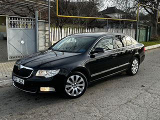 Skoda Superb foto 2