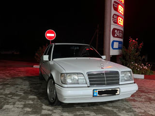 Mercedes Series (W124) foto 2