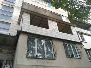 Балконы в старых домах ремонт, кладка, евро балкон под ключ, стеклопакеты, расширение и тд foto 1
