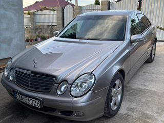 Mercedes E-Class foto 2