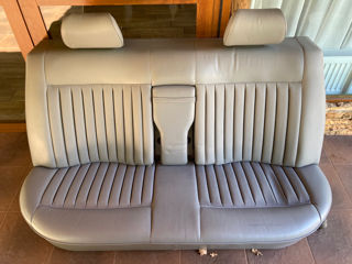 Salon Mercedes W126 foto 4