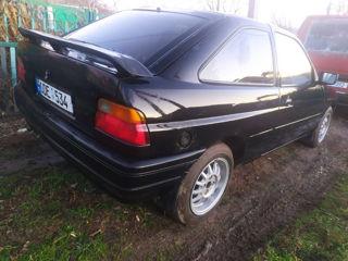 Ford Escort foto 2