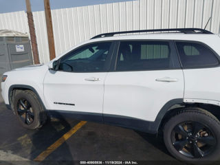 Jeep Cherokee foto 4