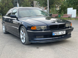 BMW 7 Series foto 1