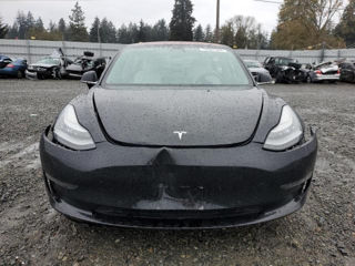 Tesla Model 3 foto 2