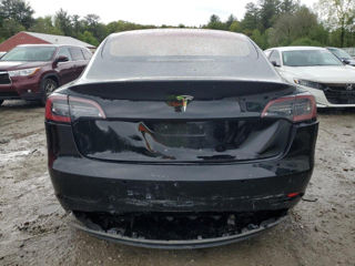 Tesla Model 3 foto 4