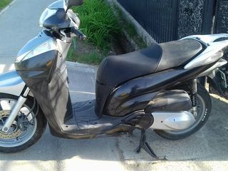 Honda sh 300 foto 2