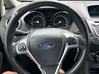 Ford Fiesta foto 5