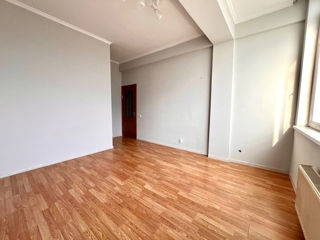 Apartament cu 2 camere, 68 m², Botanica, Chișinău foto 5