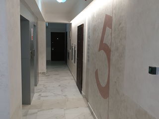 Se vinde, ap.2-camere, 60m2, et.5/12, cărămidă, încălzire autonomă, str. I.Creangă. foto 3