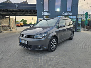 Volkswagen Touran foto 2