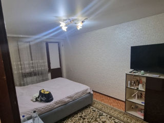 Apartament cu 2 camere, 60 m², Buiucani, Chișinău foto 2