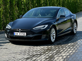 Tesla Model S foto 1