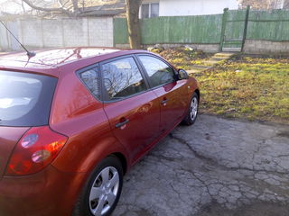 KIA Ceed foto 1