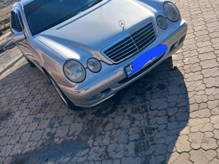 Mercedes E-Class foto 8