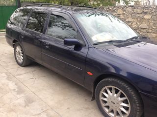 Ford Mondeo foto 2