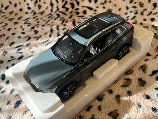 Volvo XC60 1:18