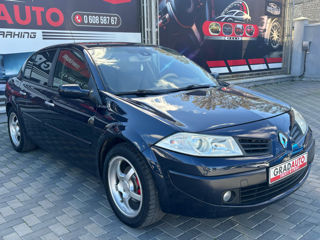 Renault Megane foto 2