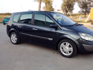 Renault Grand Scenic foto 2