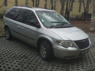 Chrysler Voyager foto 2