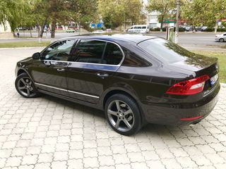 Skoda Superb foto 2