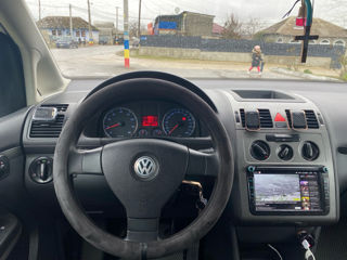 Volkswagen Touran foto 8