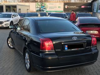 Toyota Avensis foto 5