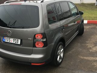 Volkswagen Touran foto 6