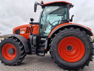 Kubota M foto 3