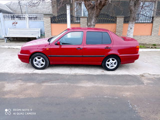 Volkswagen Vento foto 3