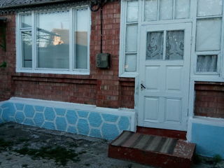 Se vinde casa la 22 km. de Chisinau la traseu in centru satului foto 1