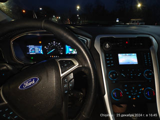 Ford Fusion foto 10