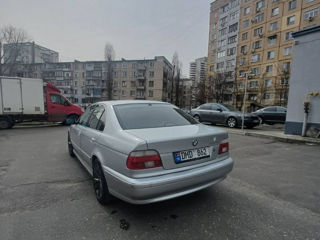 BMW 5 Series foto 5