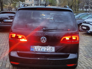 Volkswagen Touran foto 5