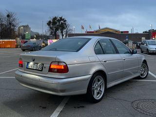 BMW 5 Series foto 4