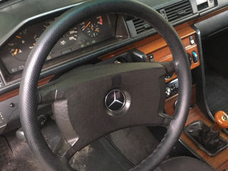 Mercedes E-Class foto 7