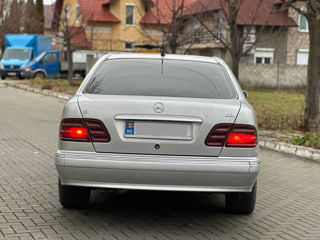 Mercedes E-Class foto 5