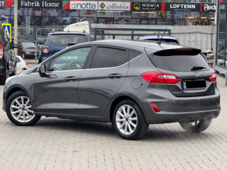 Ford Fiesta foto 5