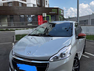 Peugeot 208 foto 3