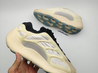 Adidas yeezy 700 v3 azael foto 1